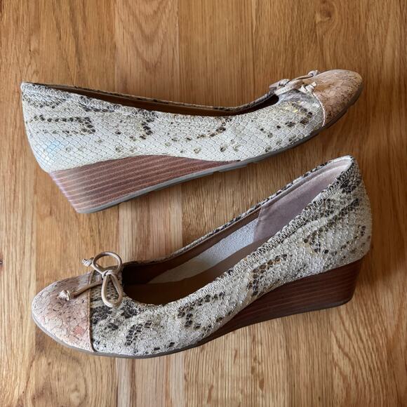 NWOT Cole Haan Tali Pump Wedge Heels Snake Print Cork Cap Toe Size 8 - Picture 1 of 9